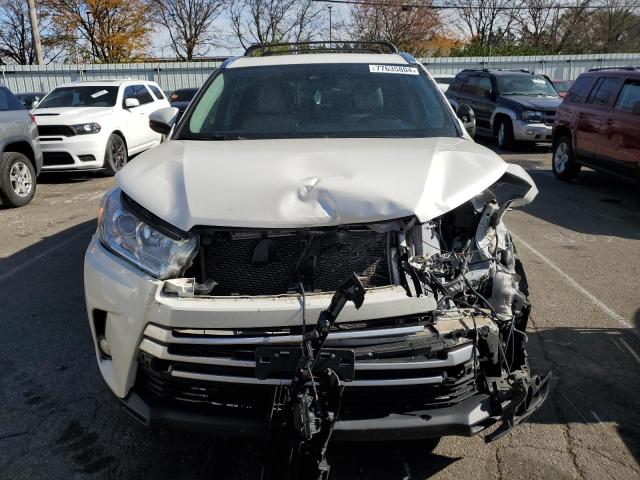 VIN 5TDJZRFH2KS597941 2019 Toyota Highlander, SE no.5