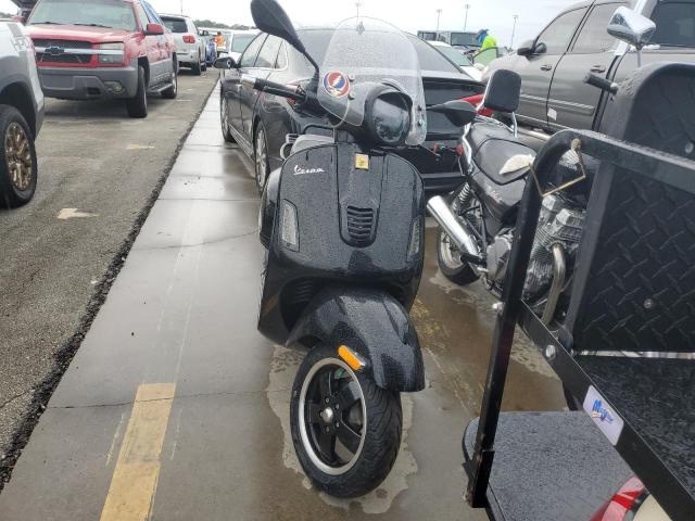 VESPA GTS 300 SU 2017 black  gas ZAPM459L4H5101619 photo #3