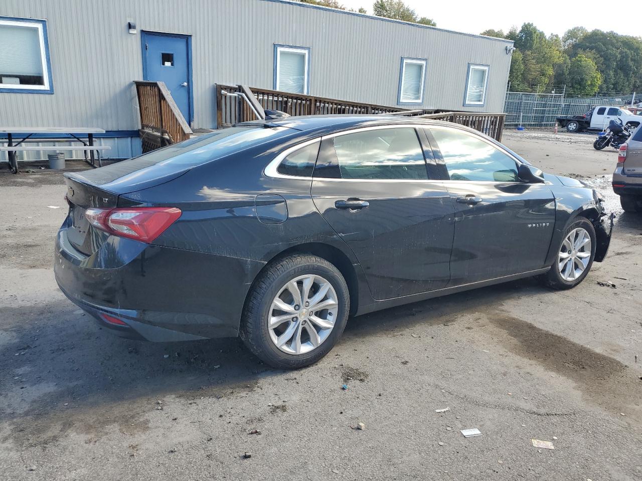 Lot #2990901305 2020 CHEVROLET MALIBU LT