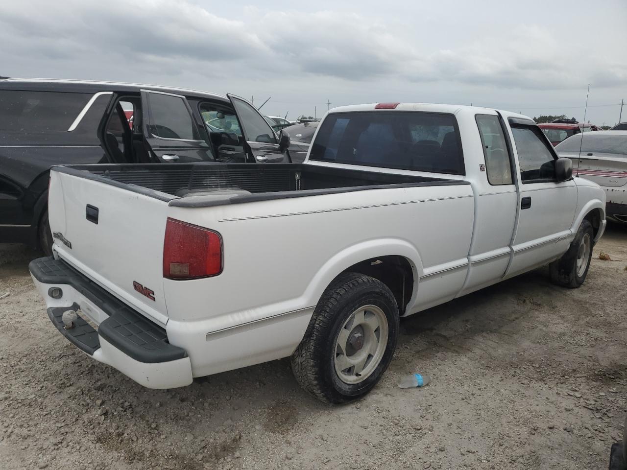 Lot #2986854029 1998 GMC SONOMA