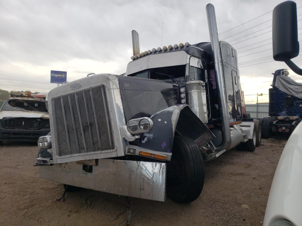 Lot #3049576654 2000 PETERBILT 379