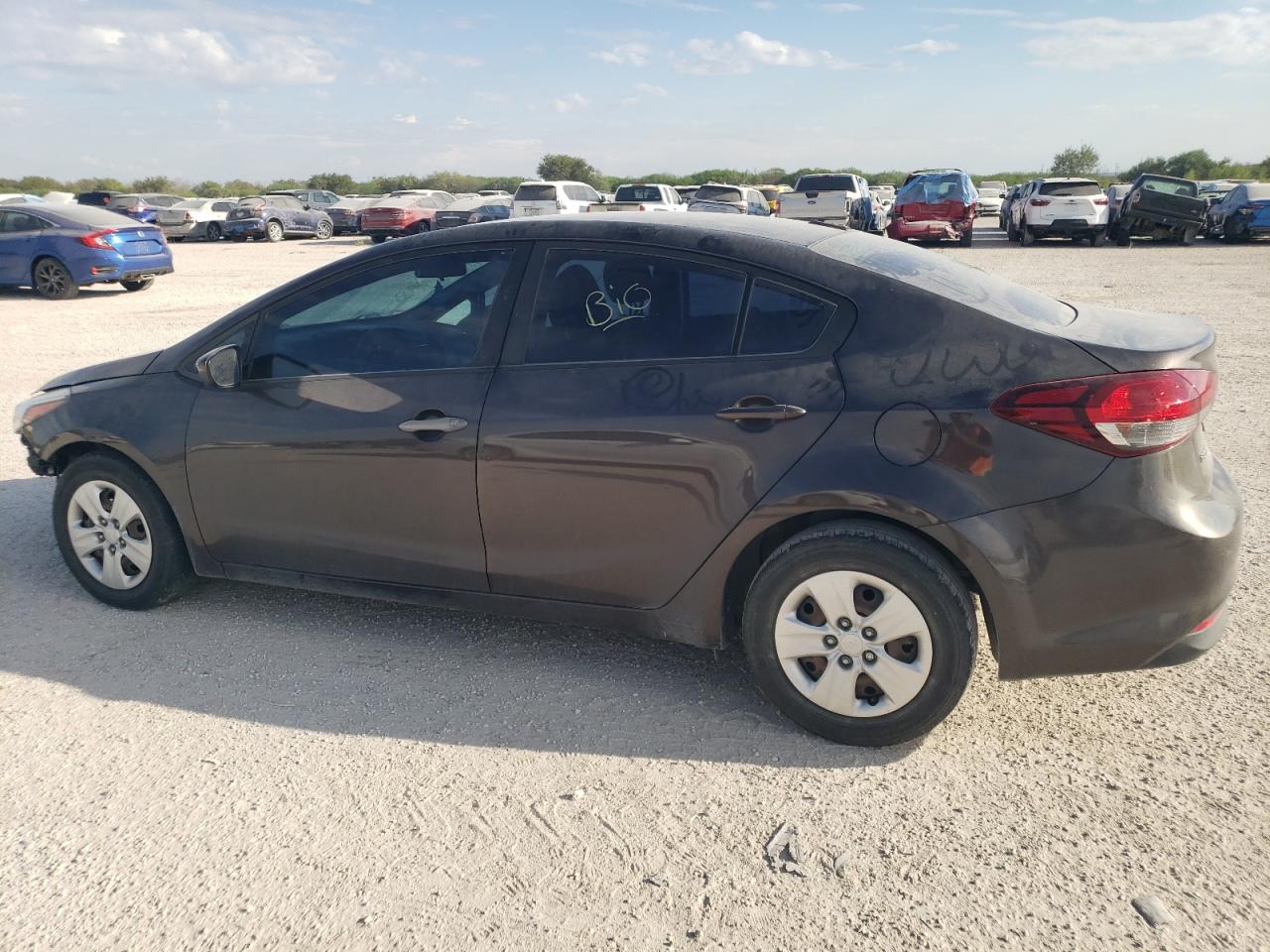 KIA FORTE LX 2018 brown  gas 3KPFK4A7XJE175341 photo #3