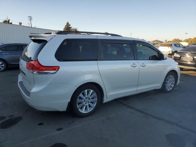 VIN 5TDYK3DC3ES508616 2014 Toyota Sienna, Xle no.3