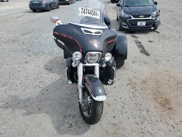 2019 HARLEY-DAVIDSON FLHTCUTG 1HD1MAF15KB851151