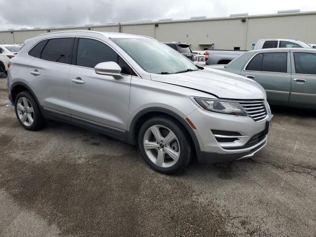 VIN 5LMCJ1C93GUJ28450 2016 Lincoln MKC, Premiere no.4