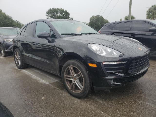 VIN WP1AA2A59HLB00646 2017 Porsche Macan no.4