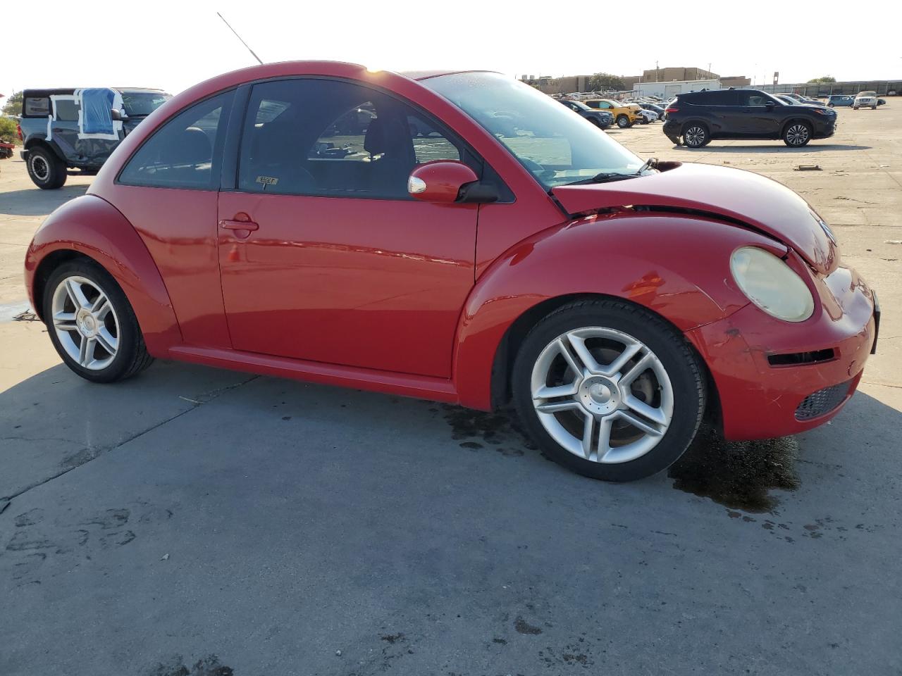 Lot #2904990113 2010 VOLKSWAGEN NEW BEETLE