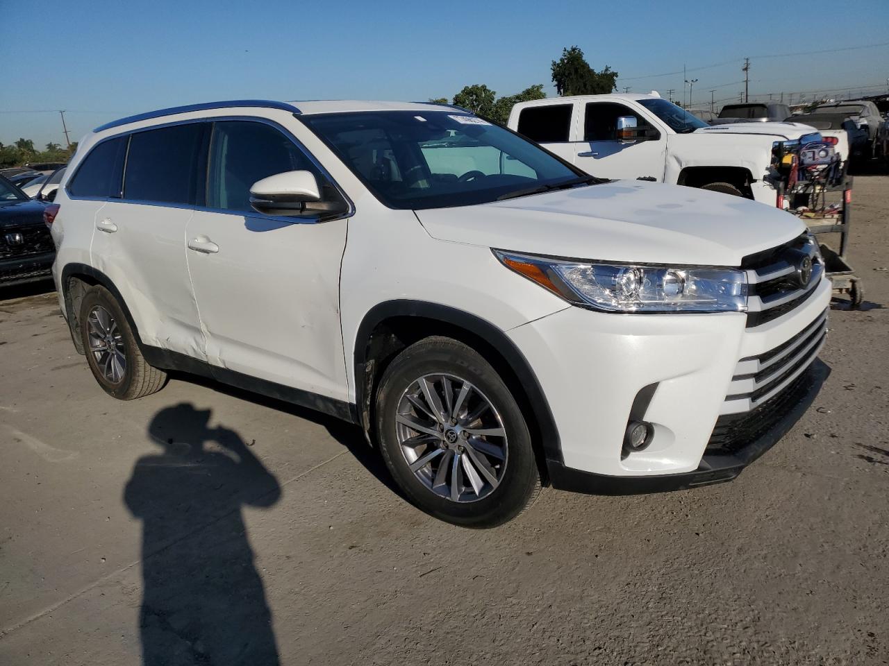 Lot #2923447141 2019 TOYOTA HIGHLANDER