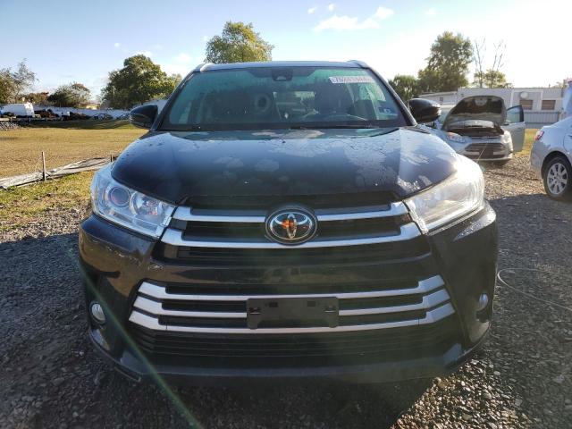 VIN 5TDJZRFH2HS391429 2017 Toyota Highlander, SE no.5