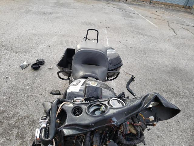 2011 HARLEY-DAVIDSON FLHTCU - 1HD1FC419BB635439