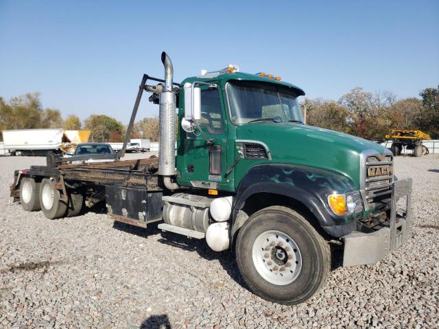 2005 MACK 700 CV700 #2923887952