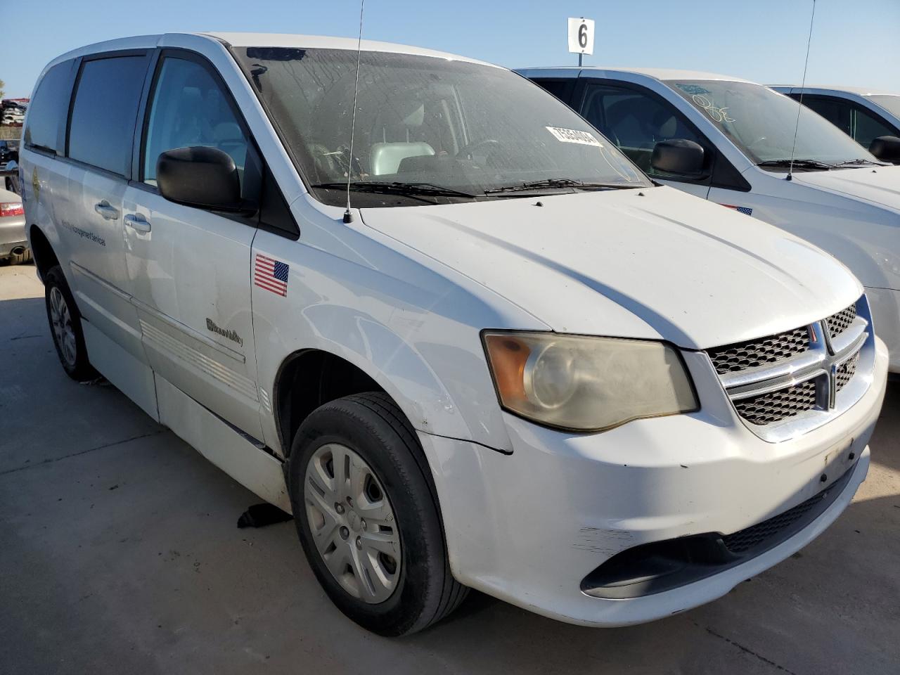 Lot #2923847882 2017 DODGE GRAND CARA