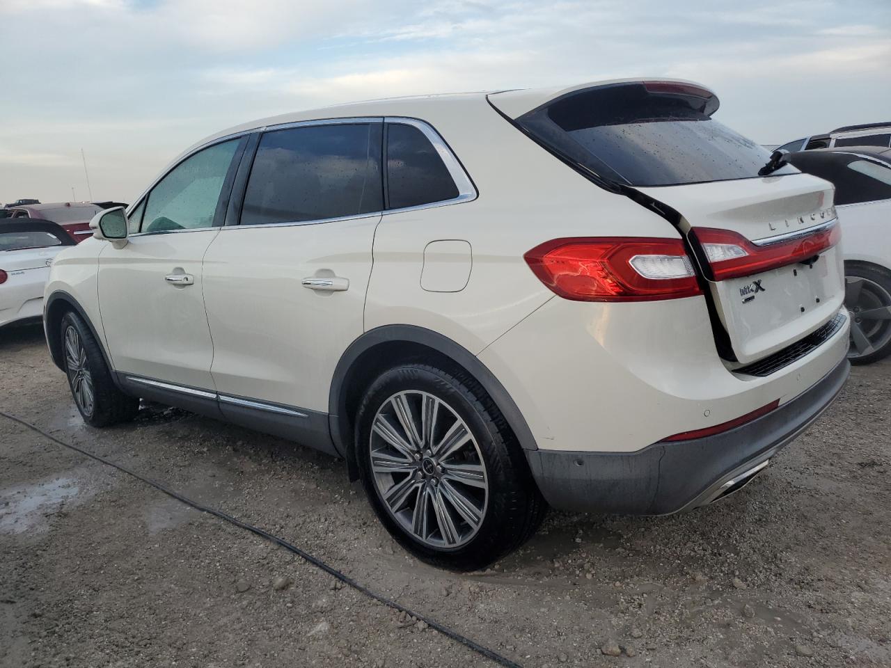 Lot #2905203537 2016 LINCOLN MKX BLACK