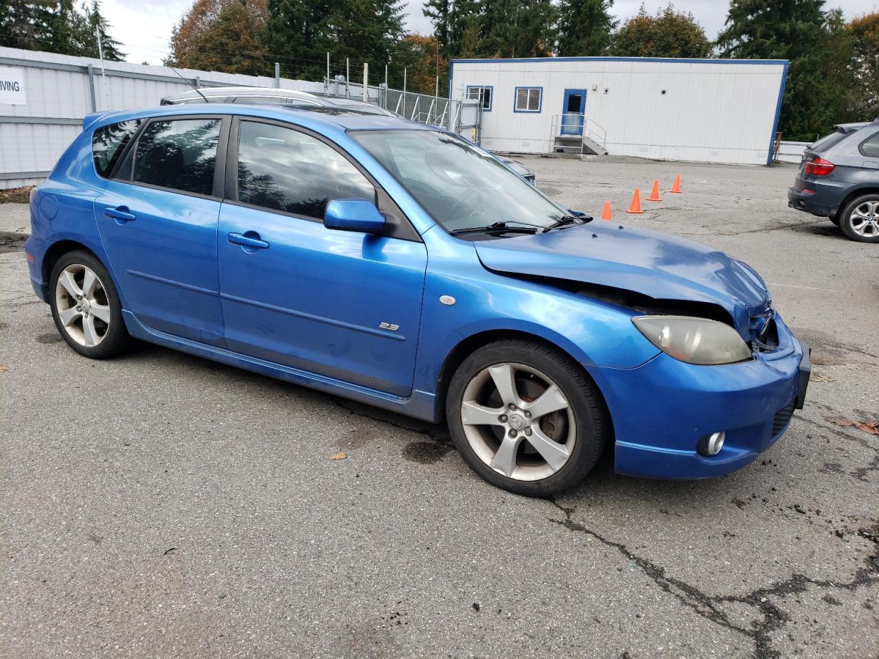 Lot #2943335732 2005 MAZDA 3 HATCHBAC