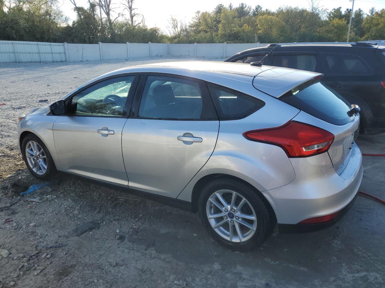 FORD FOCUS SE 2016 silver  gas 1FADP3K29GL217381 photo #3