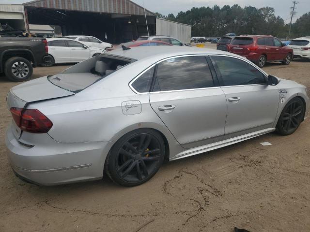 2017 VOLKSWAGEN PASSAT R-L - 1VWDT7A39HC029529
