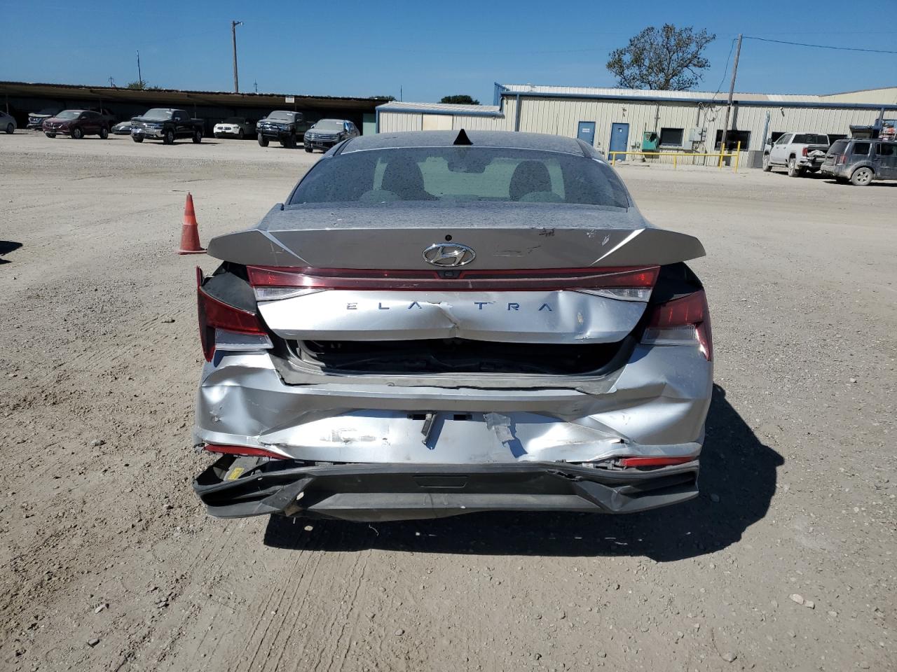 Lot #2996686562 2021 HYUNDAI ELANTRA SE