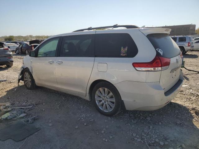 TOYOTA SIENNA XLE 2011 white  gas 5TDYK3DC8BS053144 photo #3