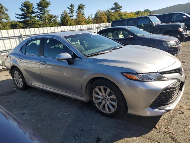 VIN 4T1B11HK5JU672529 2018 Toyota Camry, L no.4