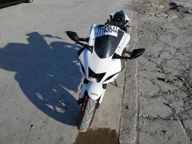 YAMAHA YZFR7 2023 white  gas JYARM38EXPA006496 photo #3