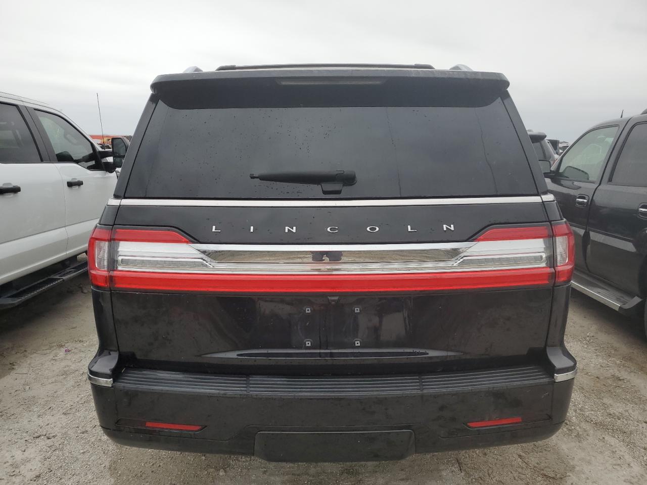 Lot #2974716445 2020 LINCOLN NAVIGATOR