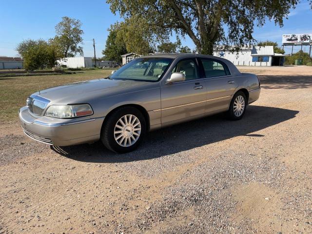 LINCOLN TOWN CAR E 2003 tan sedan 4d gas 1LNHM81W63Y671926 photo #3