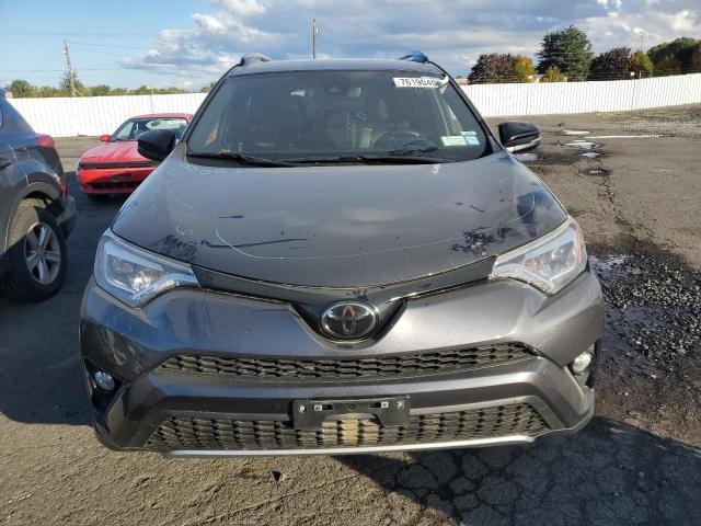 2018 TOYOTA RAV4 SE - JTMJFREV6JJ218077