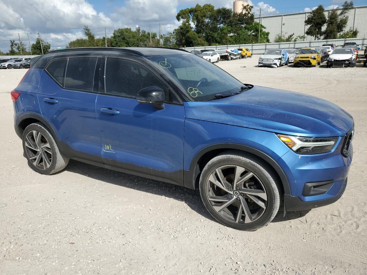 Lot #3034605766 2021 VOLVO XC40 T5 R-