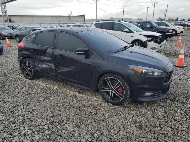 VIN 1FADP3L94JL228615 2018 Ford Focus, ST no.4