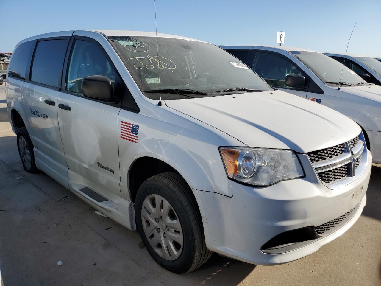 Lot #2940671358 2019 DODGE GRAND CARA