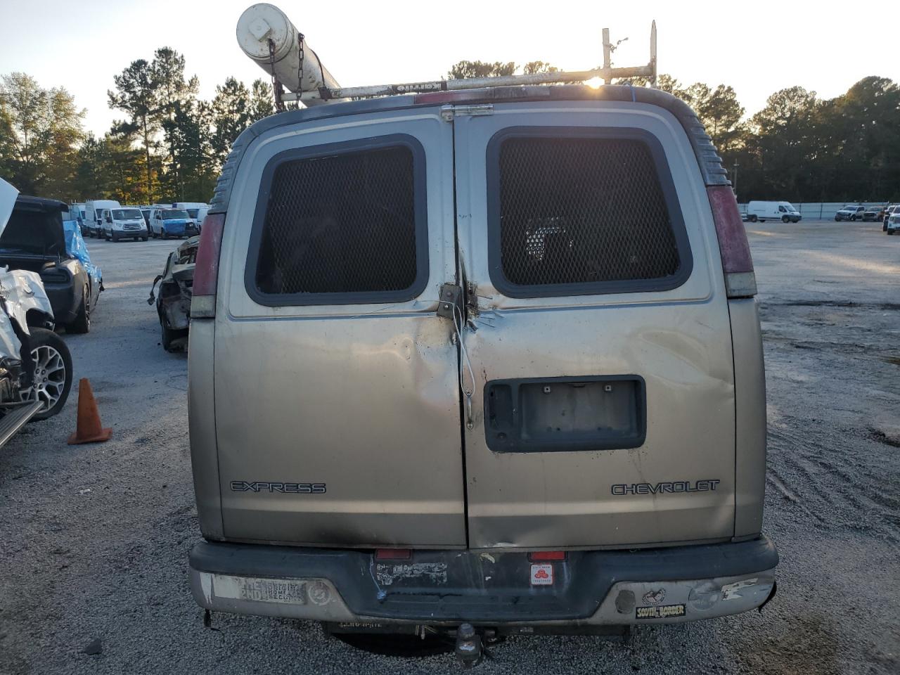 Lot #2945640075 2001 CHEVROLET EXPRESS G3