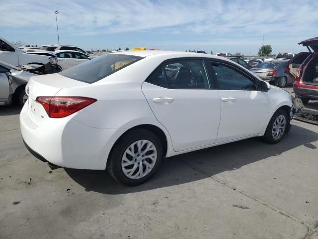 VIN 2T1BURHE2JC086419 2018 Toyota Corolla, L no.3