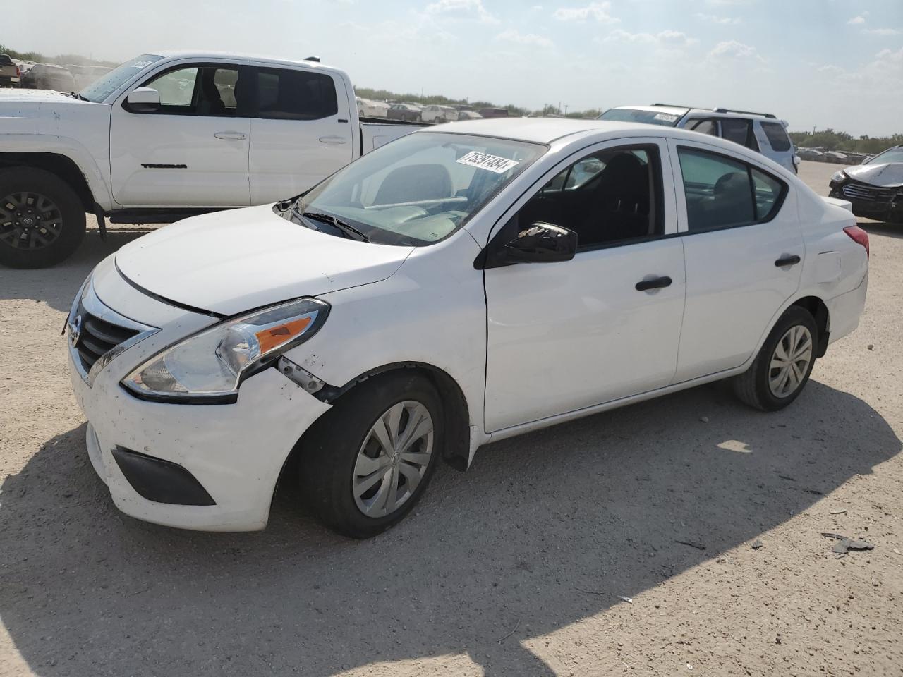 Lot #2921729772 2018 NISSAN VERSA S