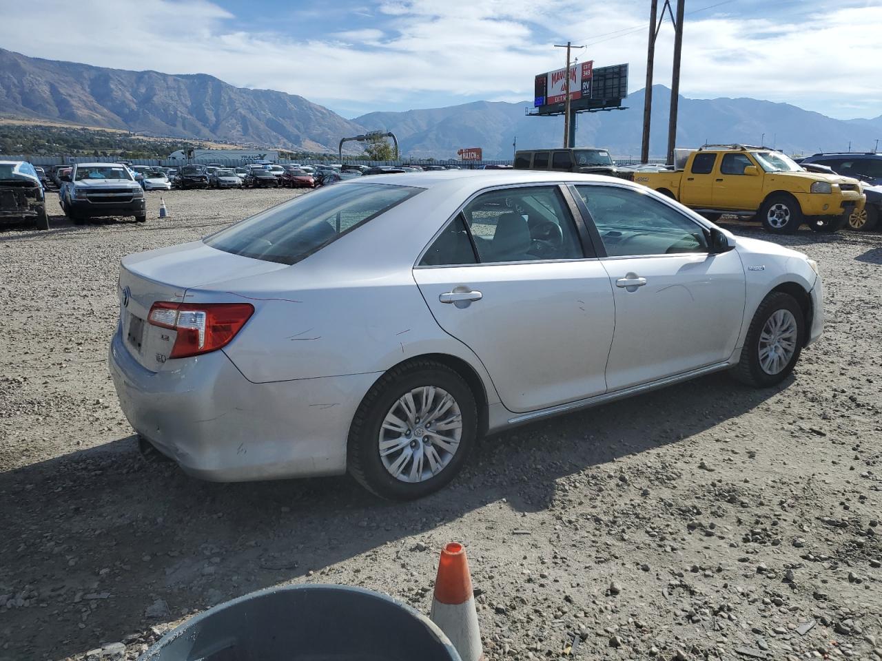 Lot #3024714661 2014 TOYOTA CAMRY HYBR