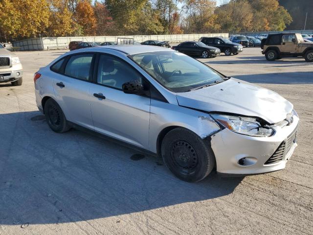 VIN 1FADP3E23EL428388 2014 Ford Focus, S no.4