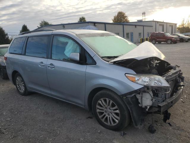 VIN 5TDYK3DC8FS675054 2015 Toyota Sienna, Xle no.4