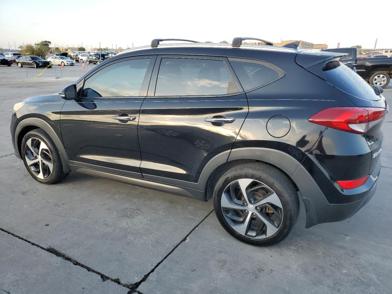 Lot #2972303413 2016 HYUNDAI TUCSON LIM