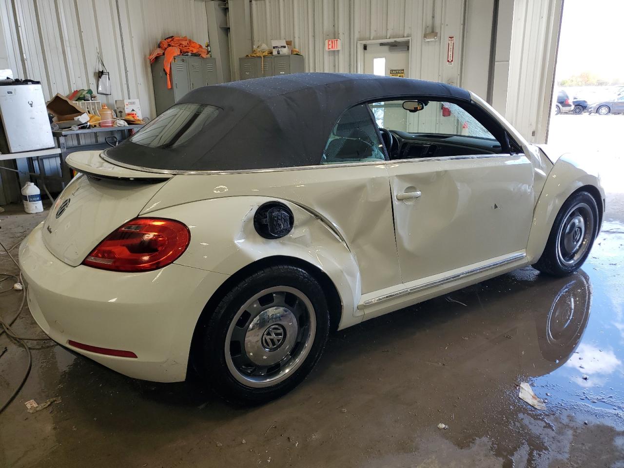 Lot #2955183963 2016 VOLKSWAGEN BEETLE S/S