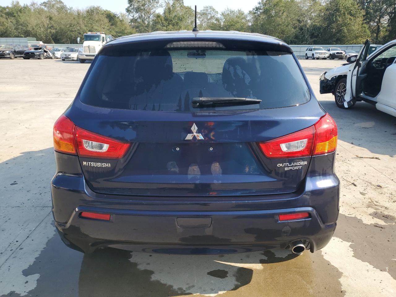 Lot #2945565078 2011 MITSUBISHI OUTLANDER