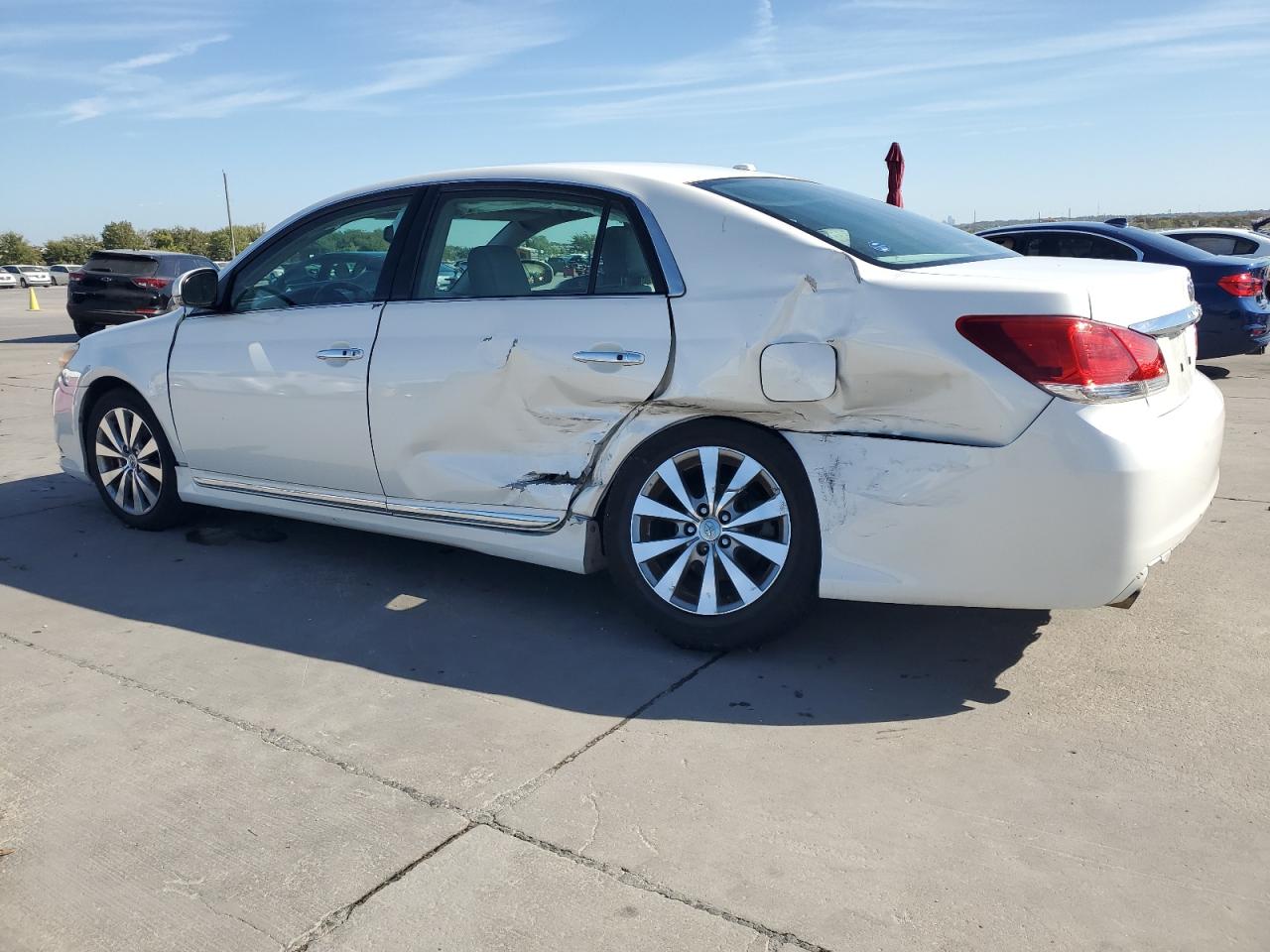 Lot #2928576726 2011 TOYOTA AVALON BAS