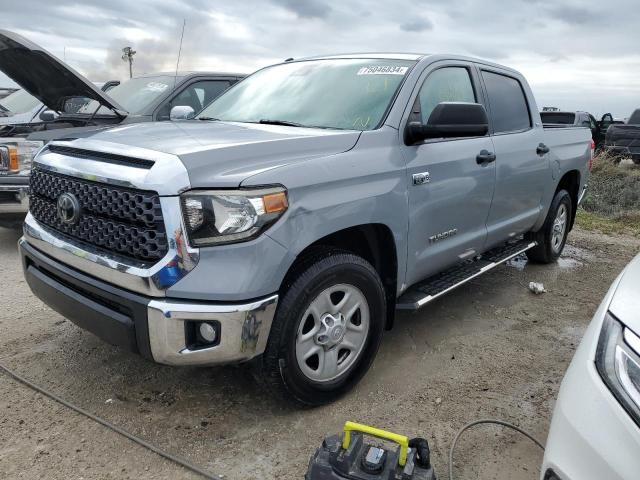 VIN 5TFEY5F12JX238680 2018 Toyota Tundra, Crewmax Sr5 no.1