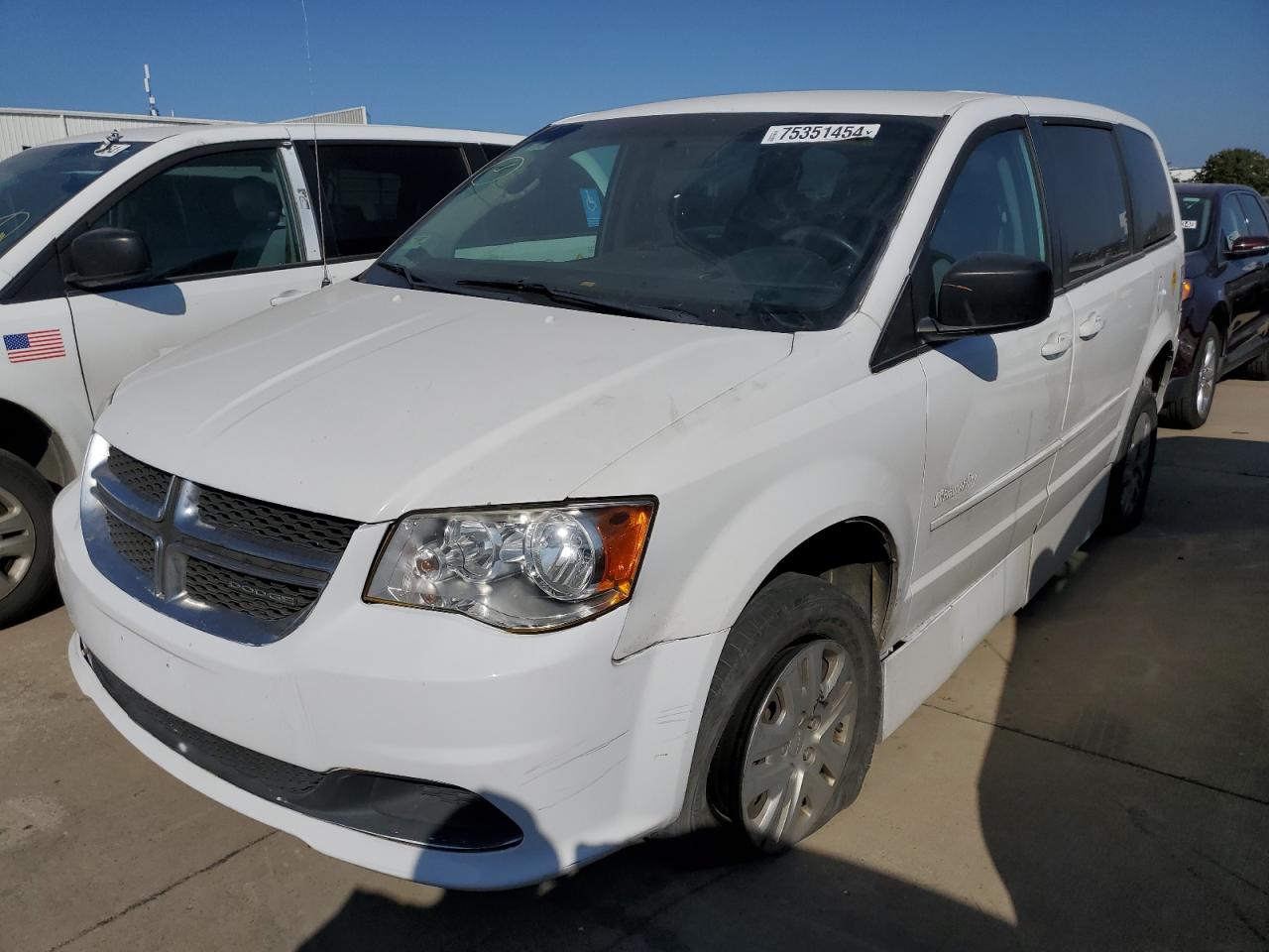 Lot #2925443431 2017 DODGE GRAND CARA