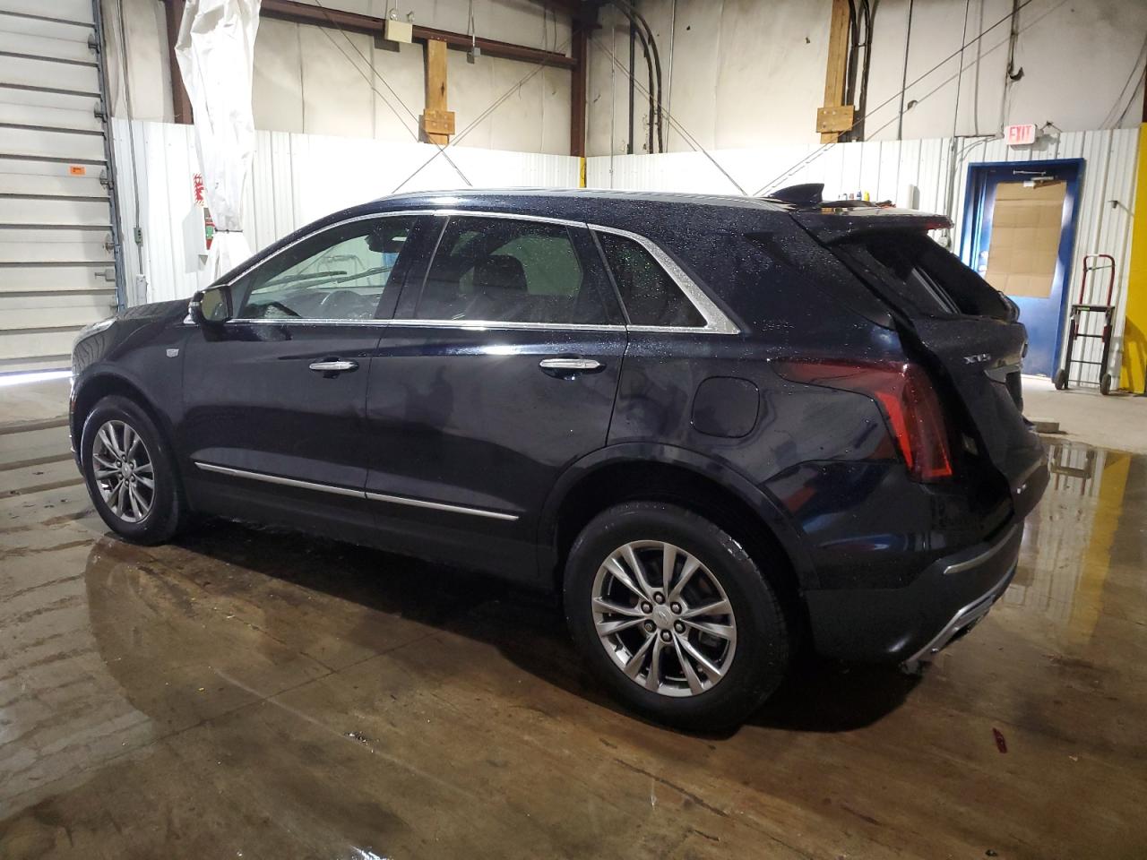 Lot #2945505387 2021 CADILLAC XT5 PREMIU