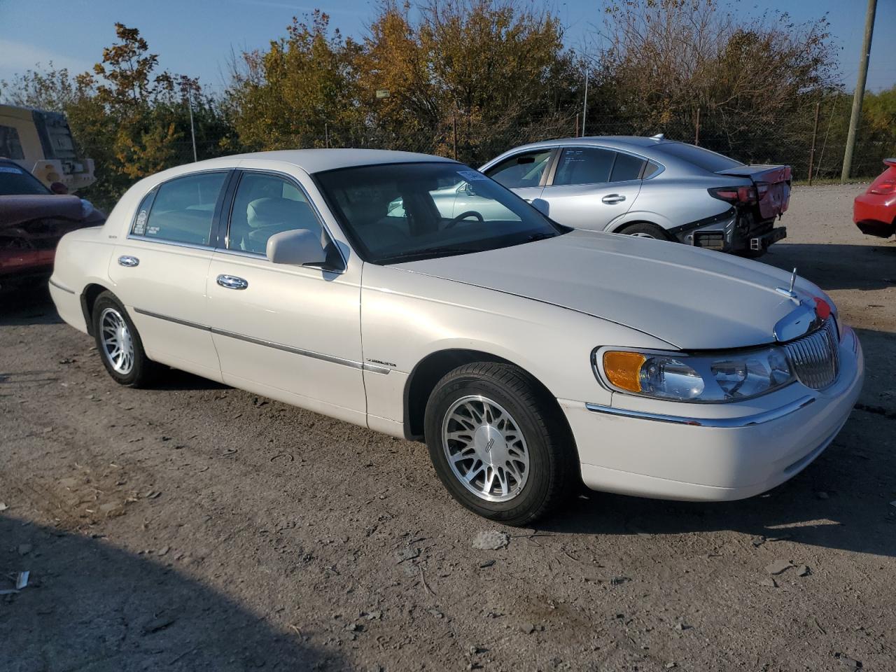 Lot #2940494532 2002 LINCOLN TOWN CAR S