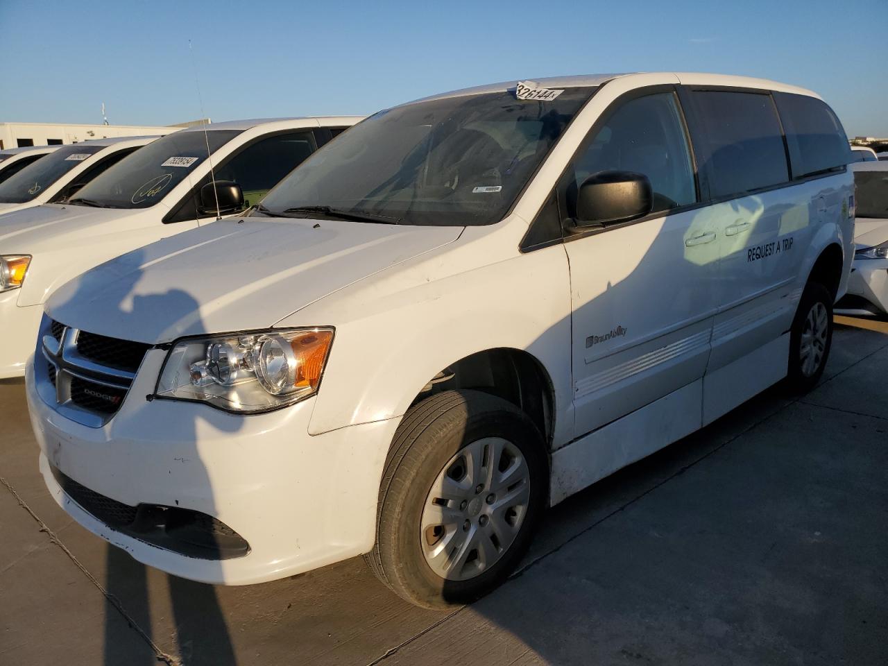 Lot #2925443414 2017 DODGE GRAND CARA