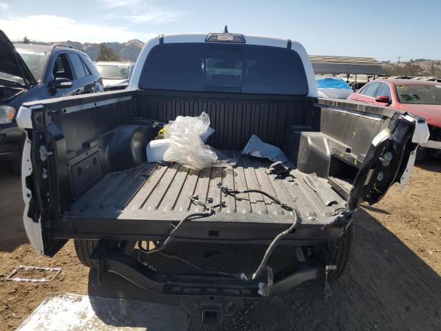 VIN 5TFAZ5CN7JX058596 2018 Toyota Tacoma, Double Cab no.6