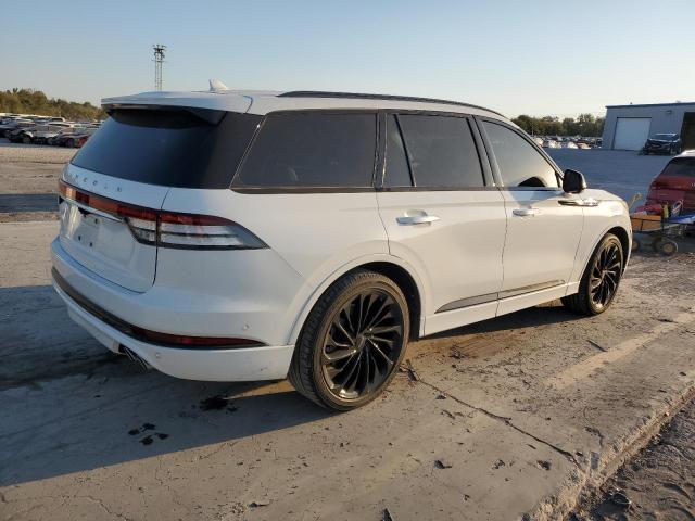 VIN 5LM5J7WC9NGL22334 2022 LINCOLN AVIATOR no.3