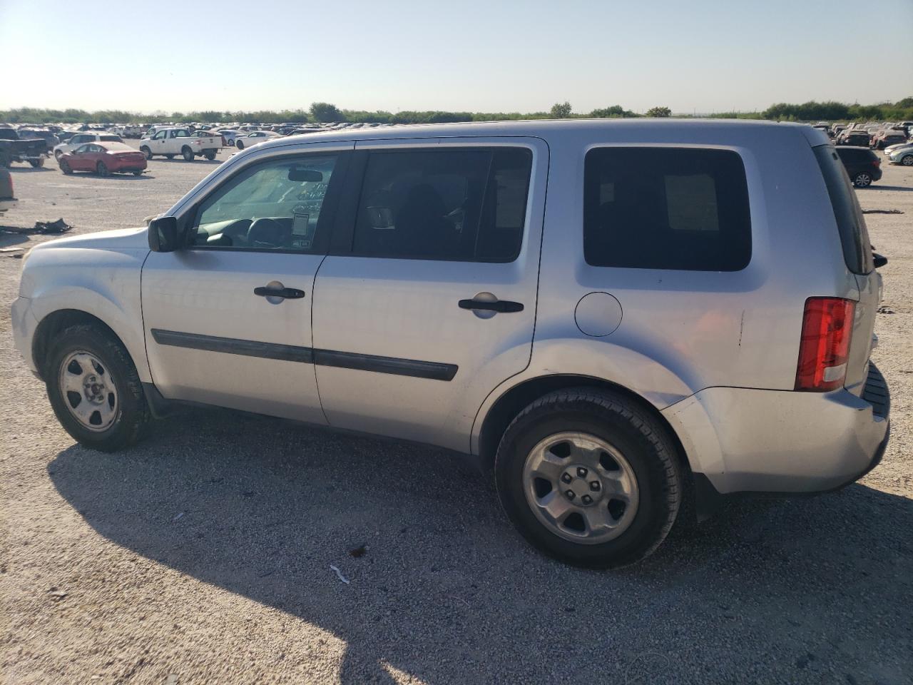 HONDA PILOT LX 2011 silver  gas 5FNYF3H24BB053135 photo #3