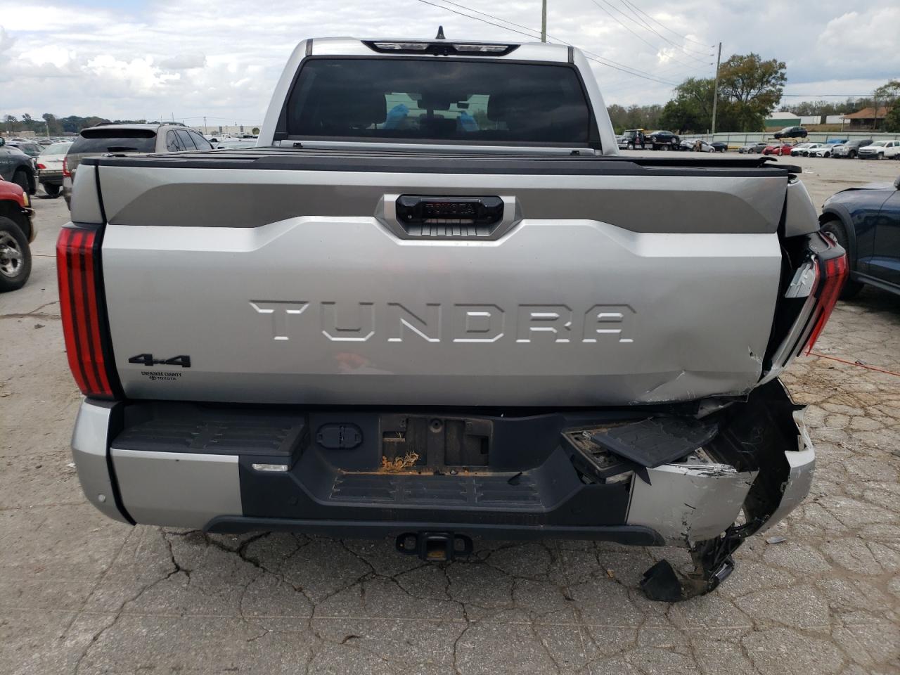 TOYOTA TUNDRA CREWMAX SR