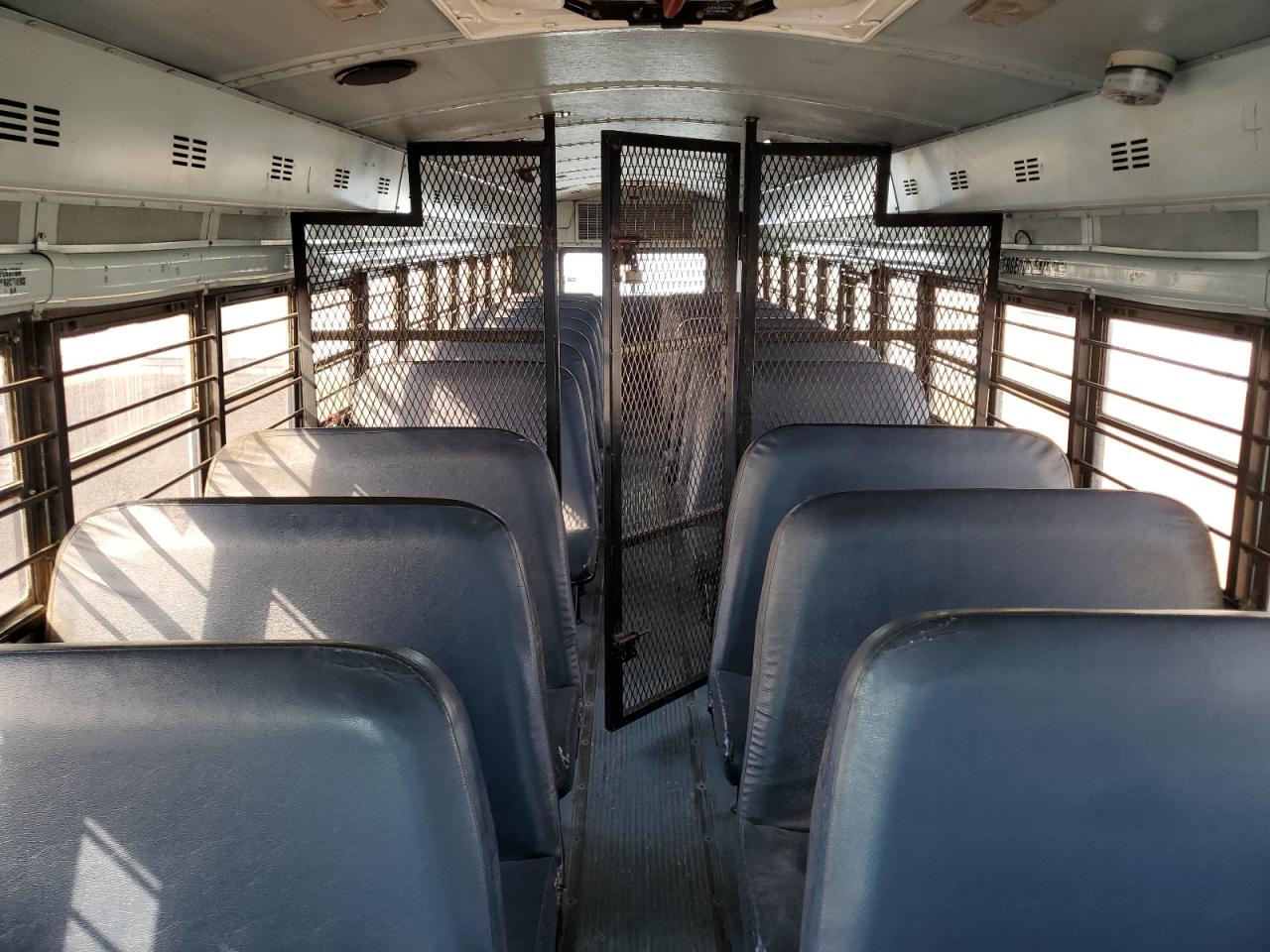 Lot #2940726560 2005 THOMAS SCHOOL BUS